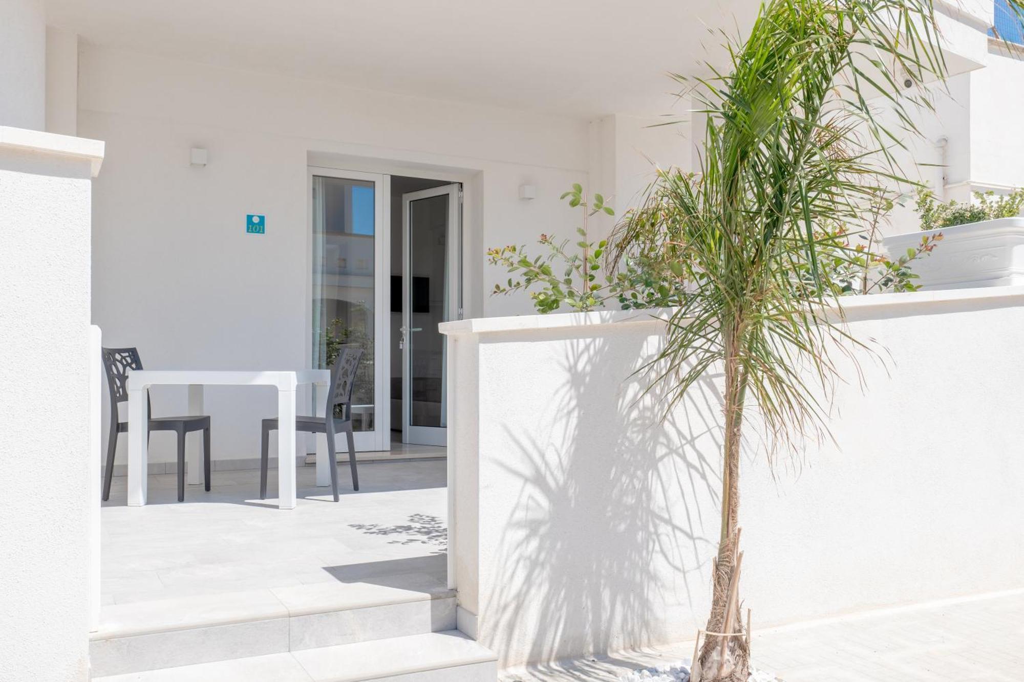 Diva Luxury Suite Торе Сан Джовани Удженто Екстериор снимка
